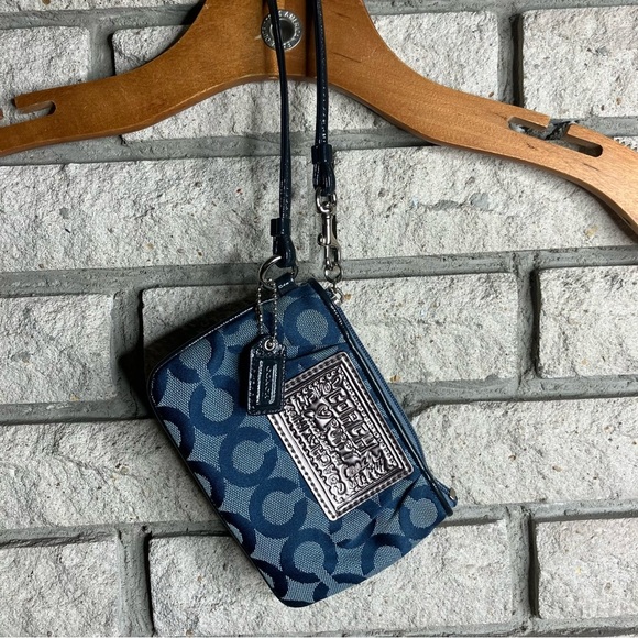 Vintage Y2K Coach Poppy Wristlet - Picture 1 of 6